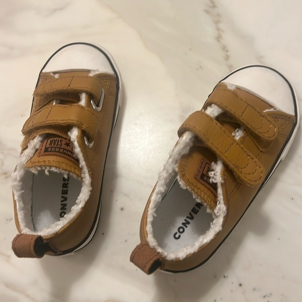Toddler size 8 Converse Faux Fur Lined Sneakers